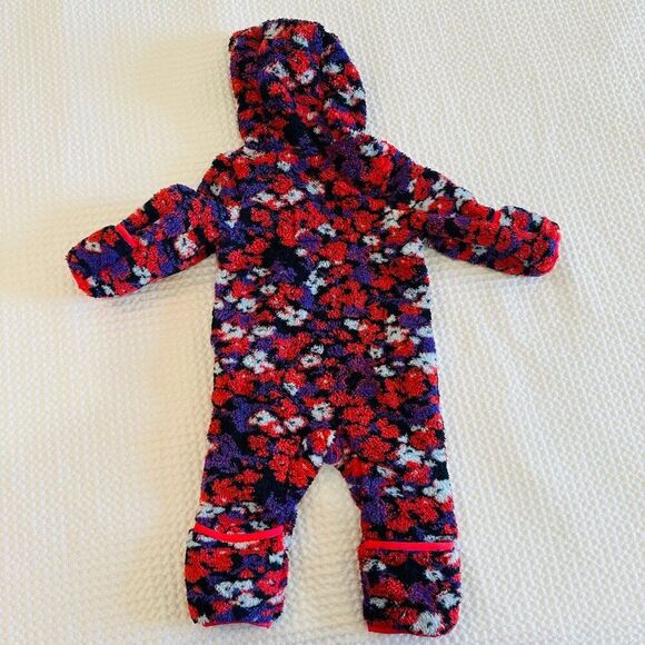 The North Face Campshire One piece Pink Fleece Sherpa 3-6 months Hooded Snowsuit - Picture 4 of 8